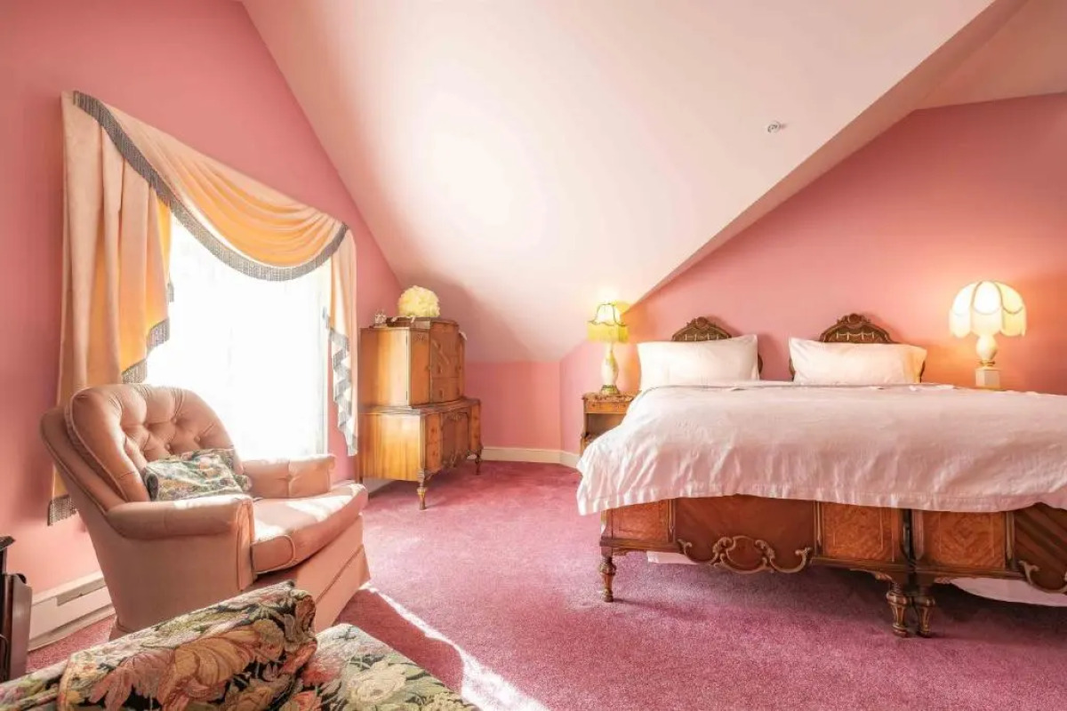 Amethyst Inn at Regents Park