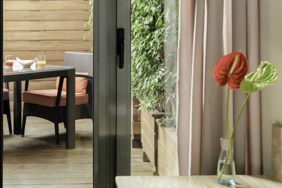 Отель H10 Universitat