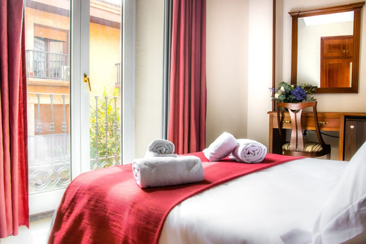 Отель Reina Cristina