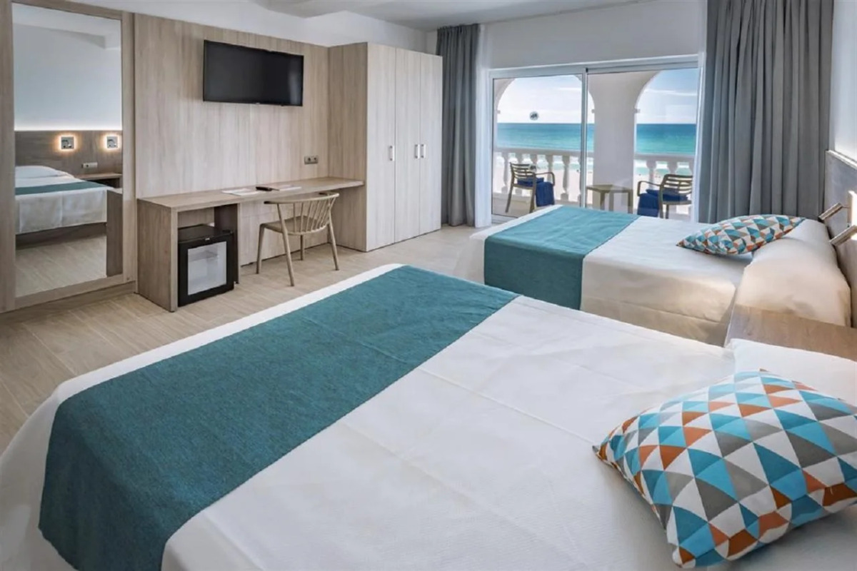 Отель 4R Gran Europe