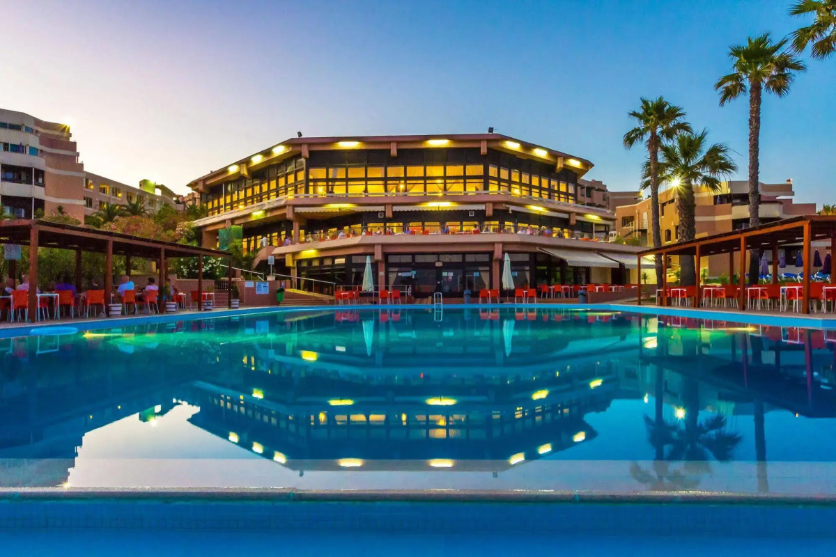 Auramar Beach Resort