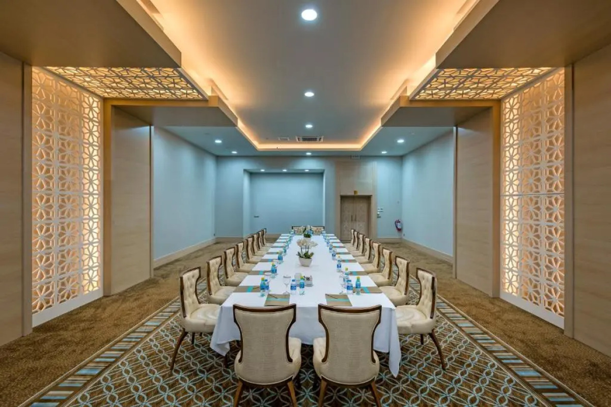 Royal Holiday Palace