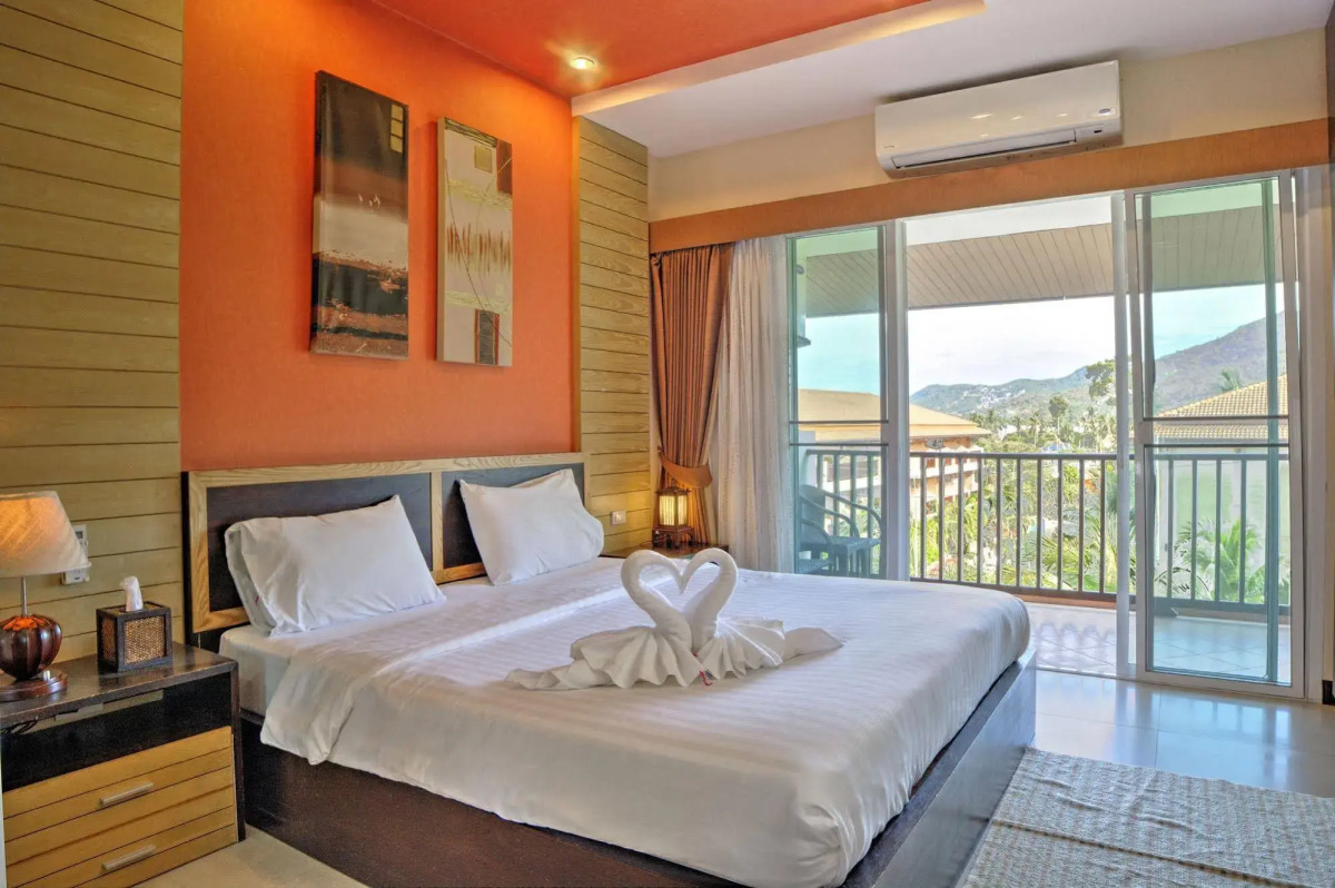 Whispering Palms Suite