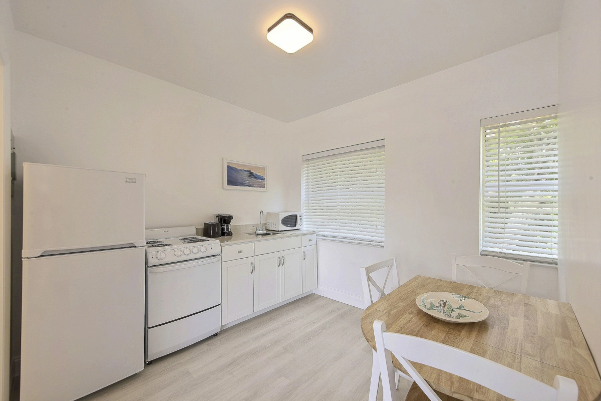 Sea Beach Plaza - Near Jungle Queen Riverboat