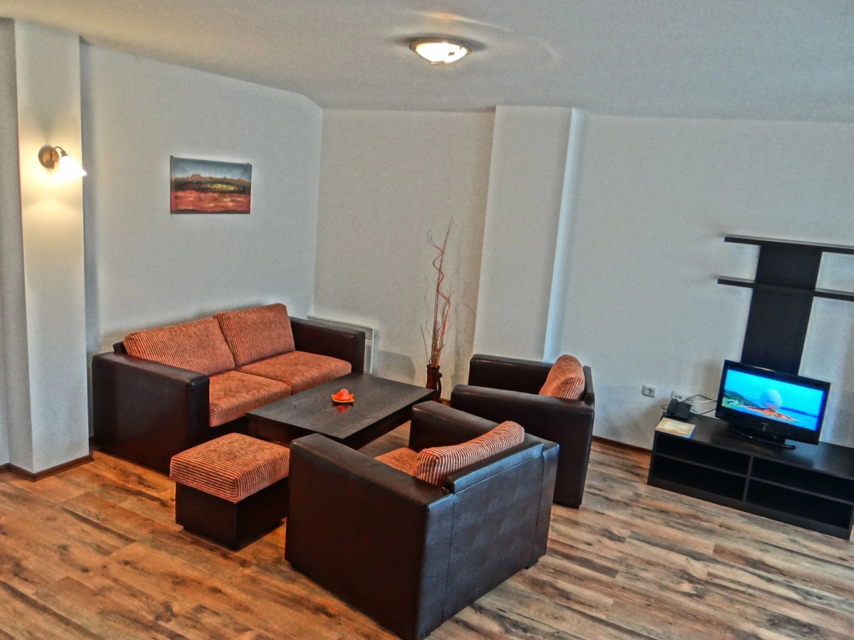 Grand Royale Apartment Complex & Spa