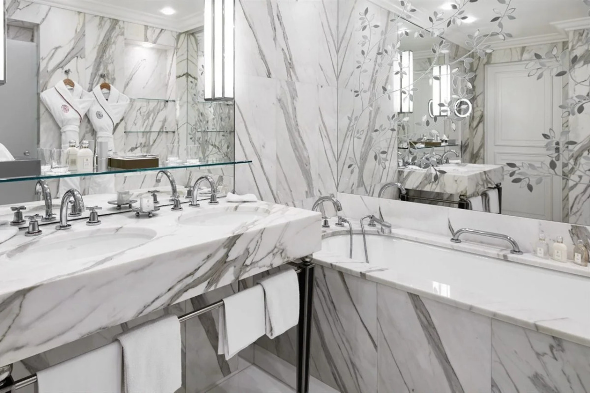 Отель Plaza Athenee