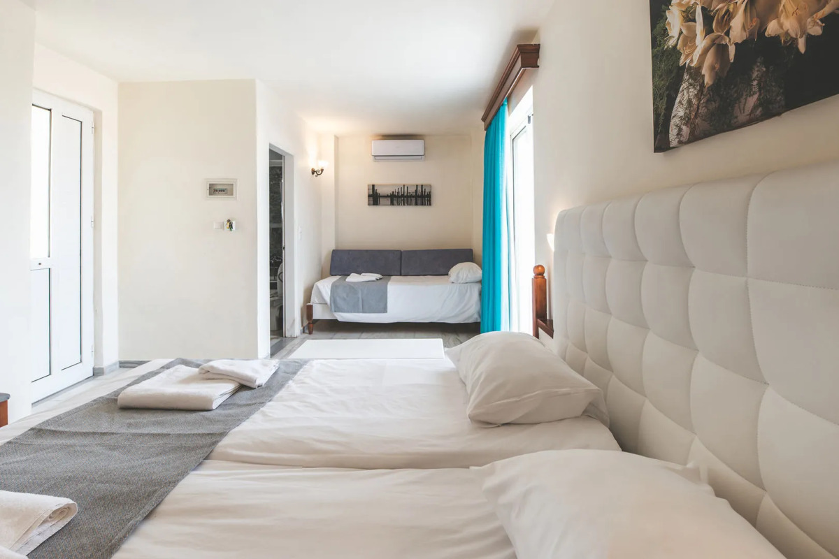 Отель Chrispy Waterpark Resort