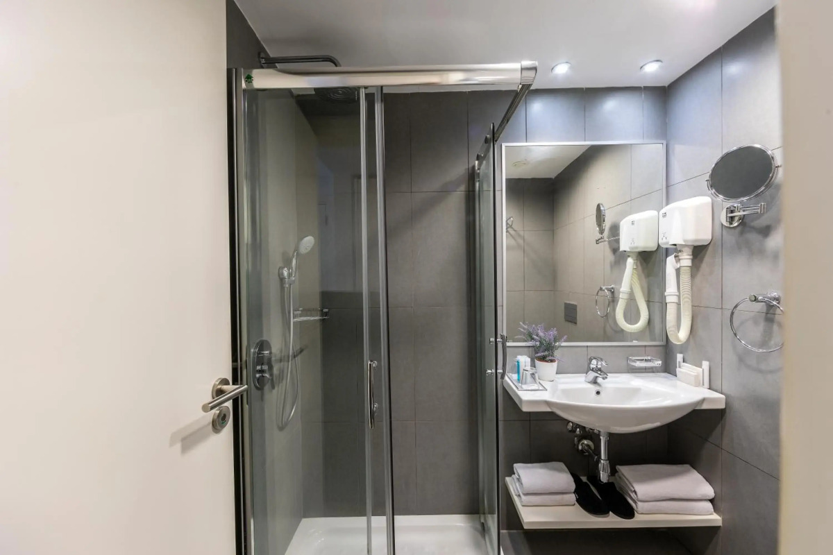 Crystal Springs Beach Hotel