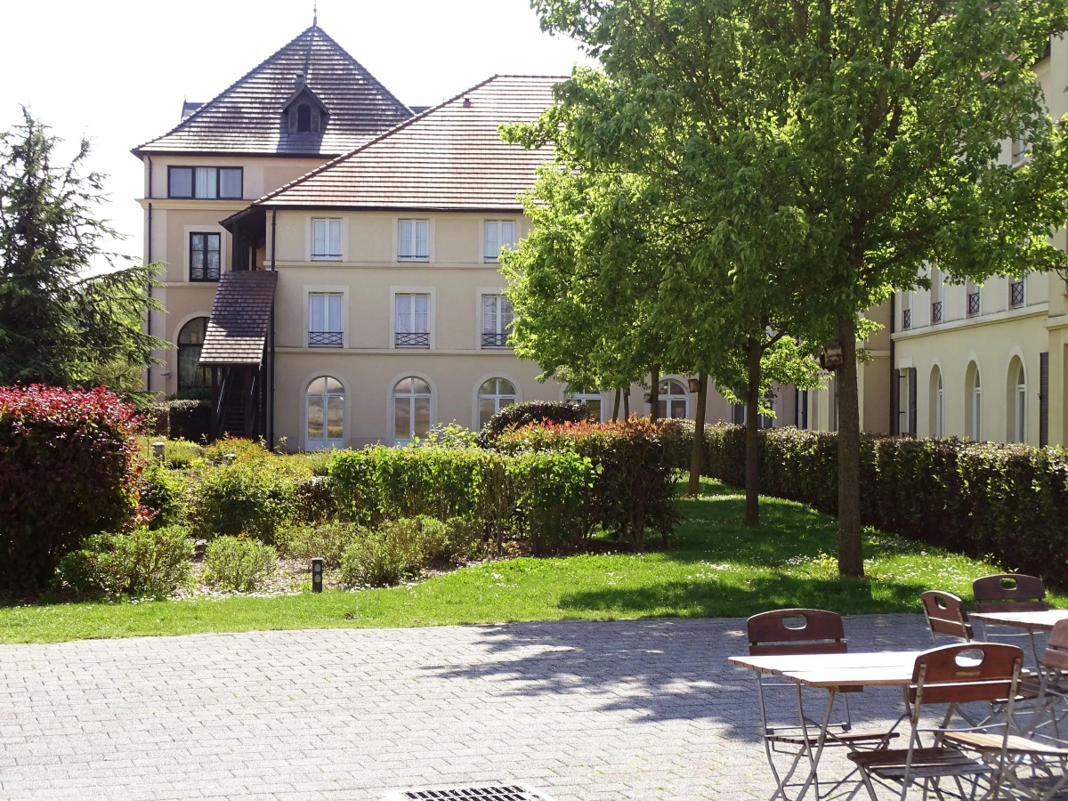 Campanile Val de France