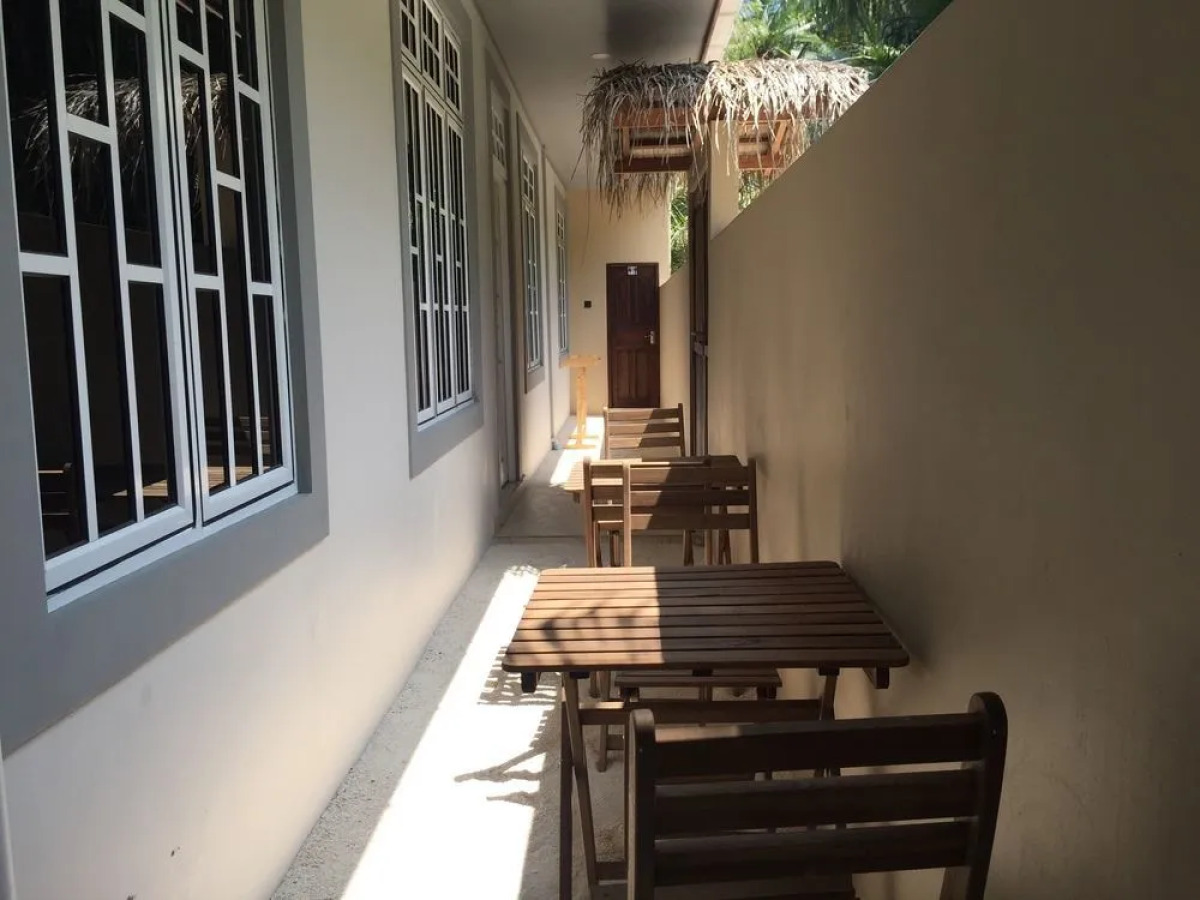 Отель Ithaa Inn Kamadhoo