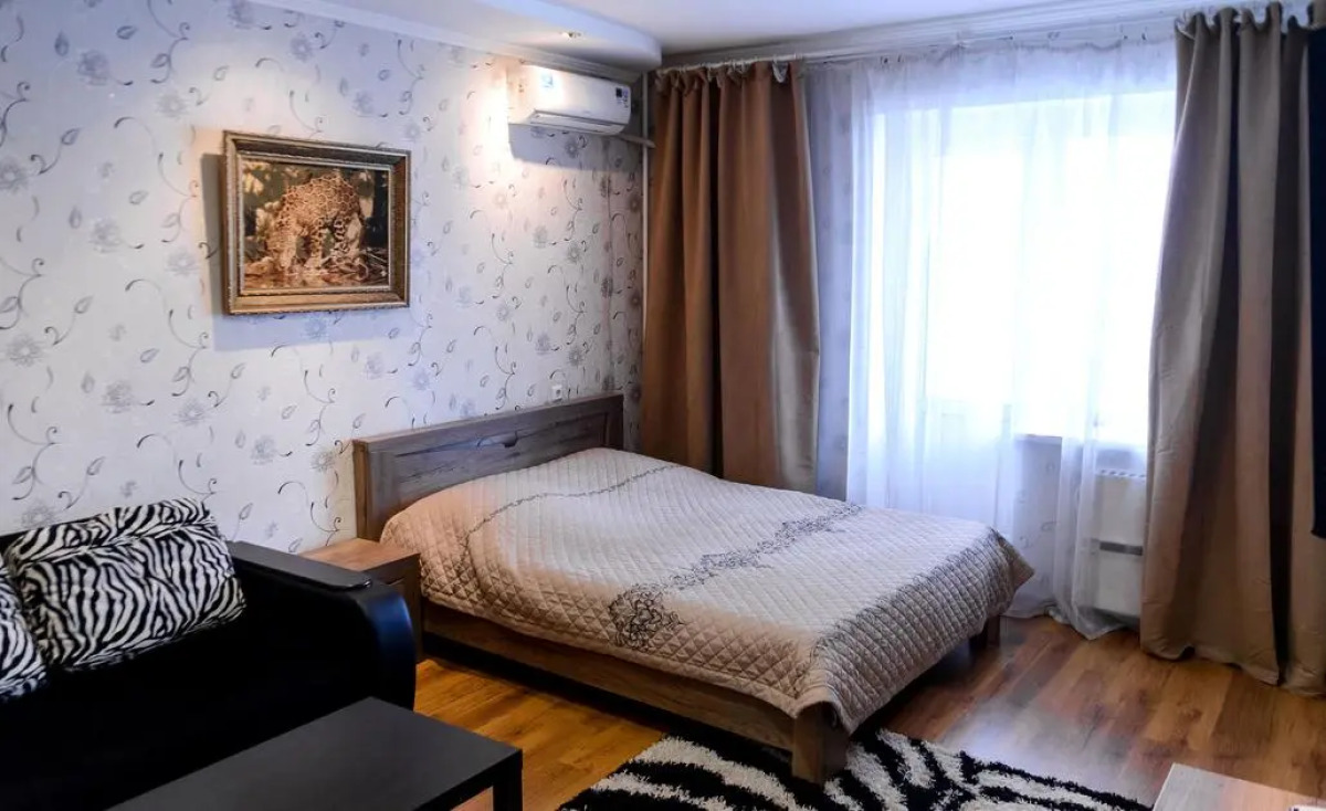 Атлант на Арсенальной