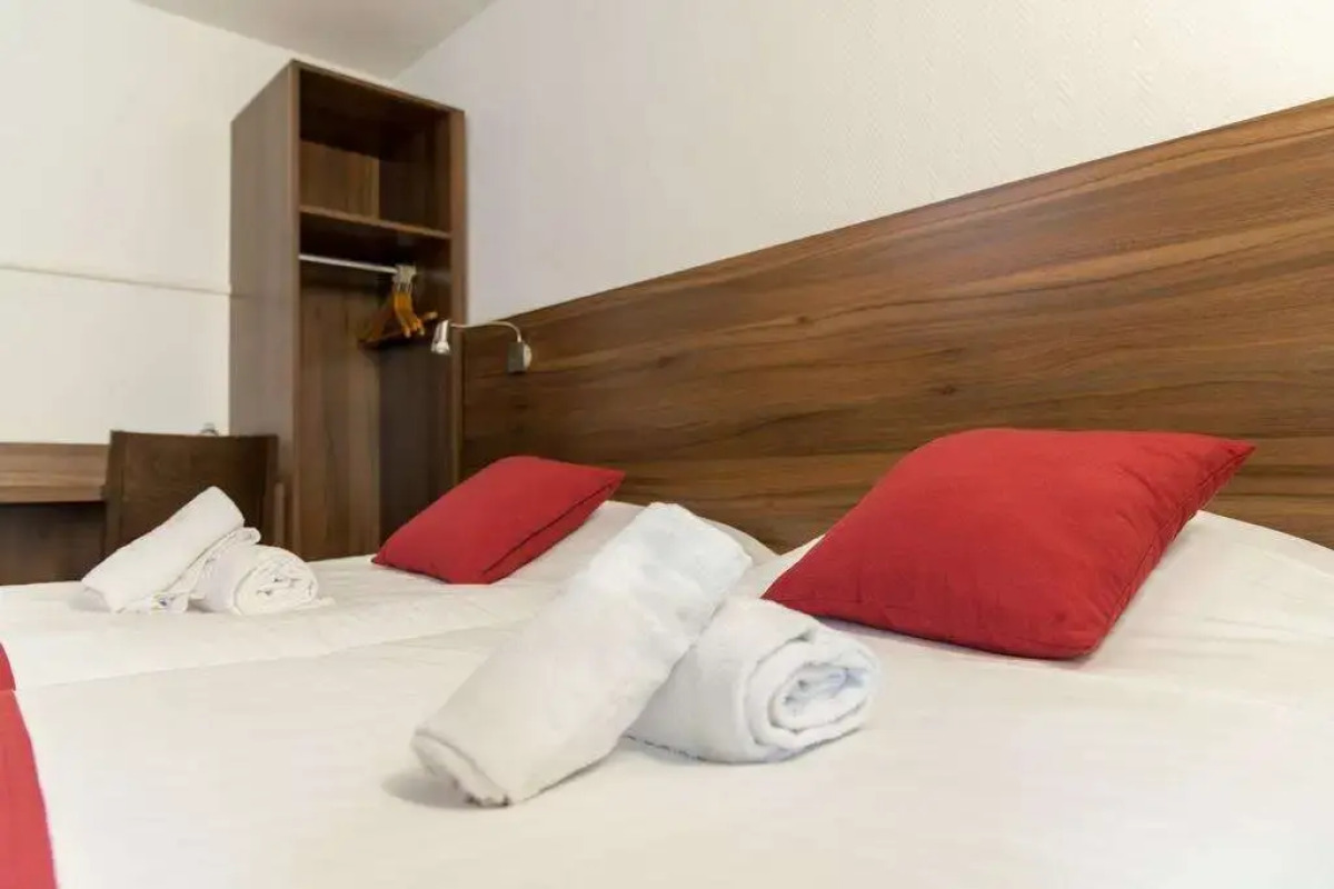 Brit Hotel Plaisance