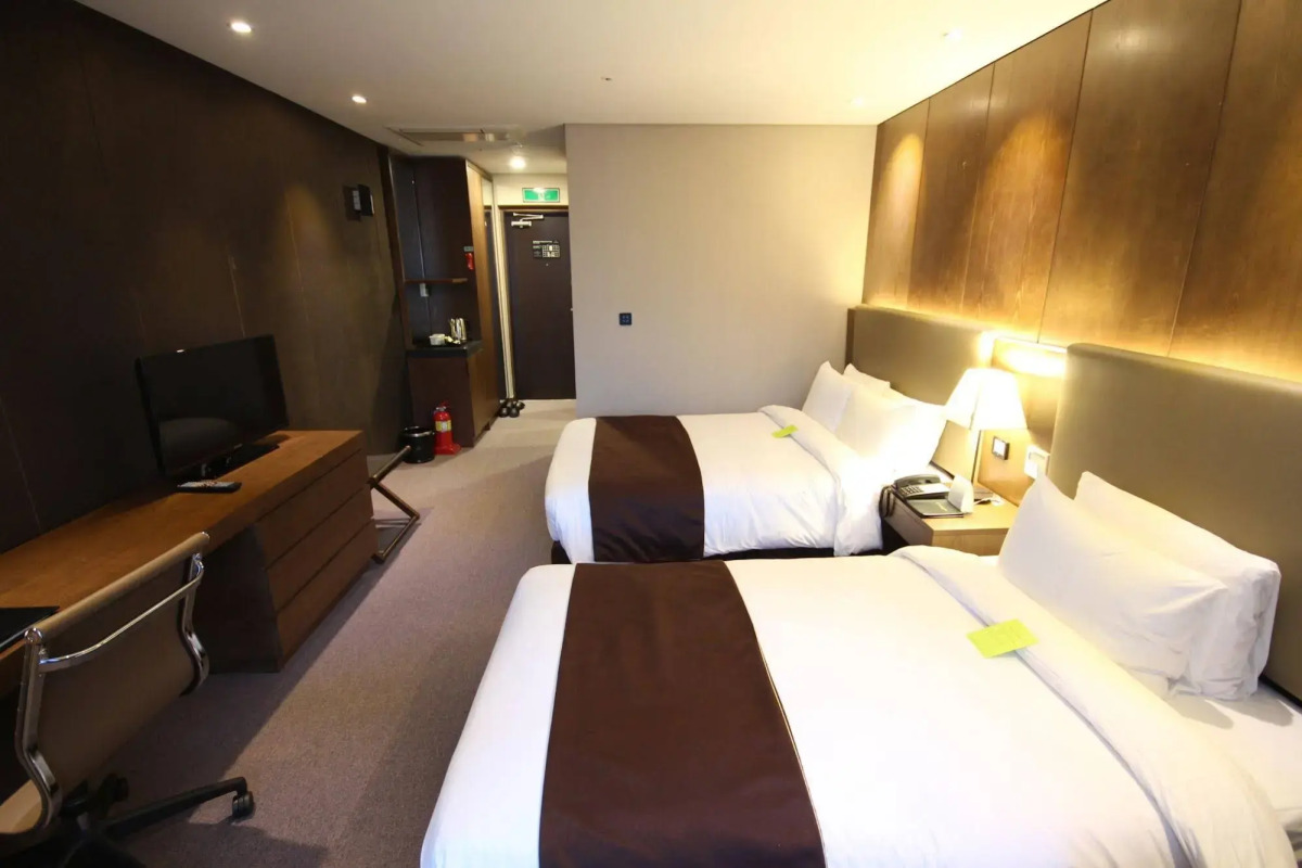 The Central Plaza Hotel