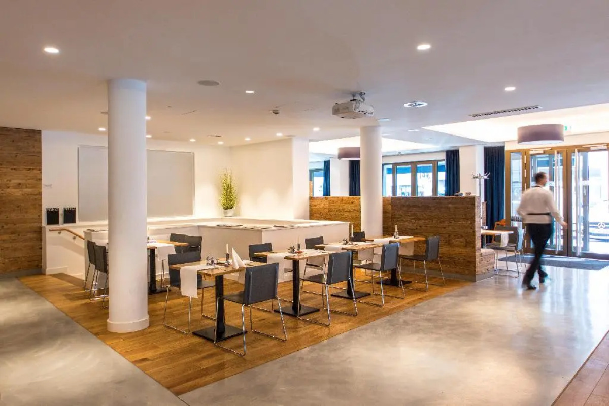 Bayer 89 Vi Vadi Hotel