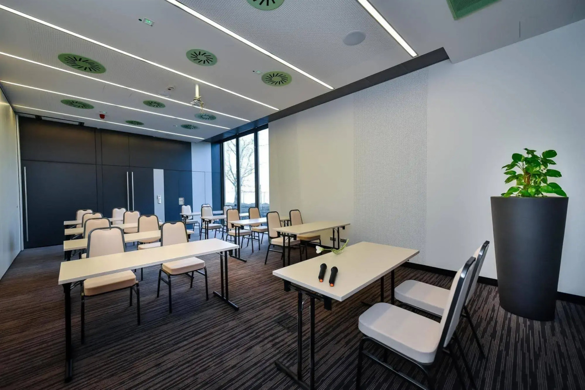 Best Western Plus Lakeside Hotel