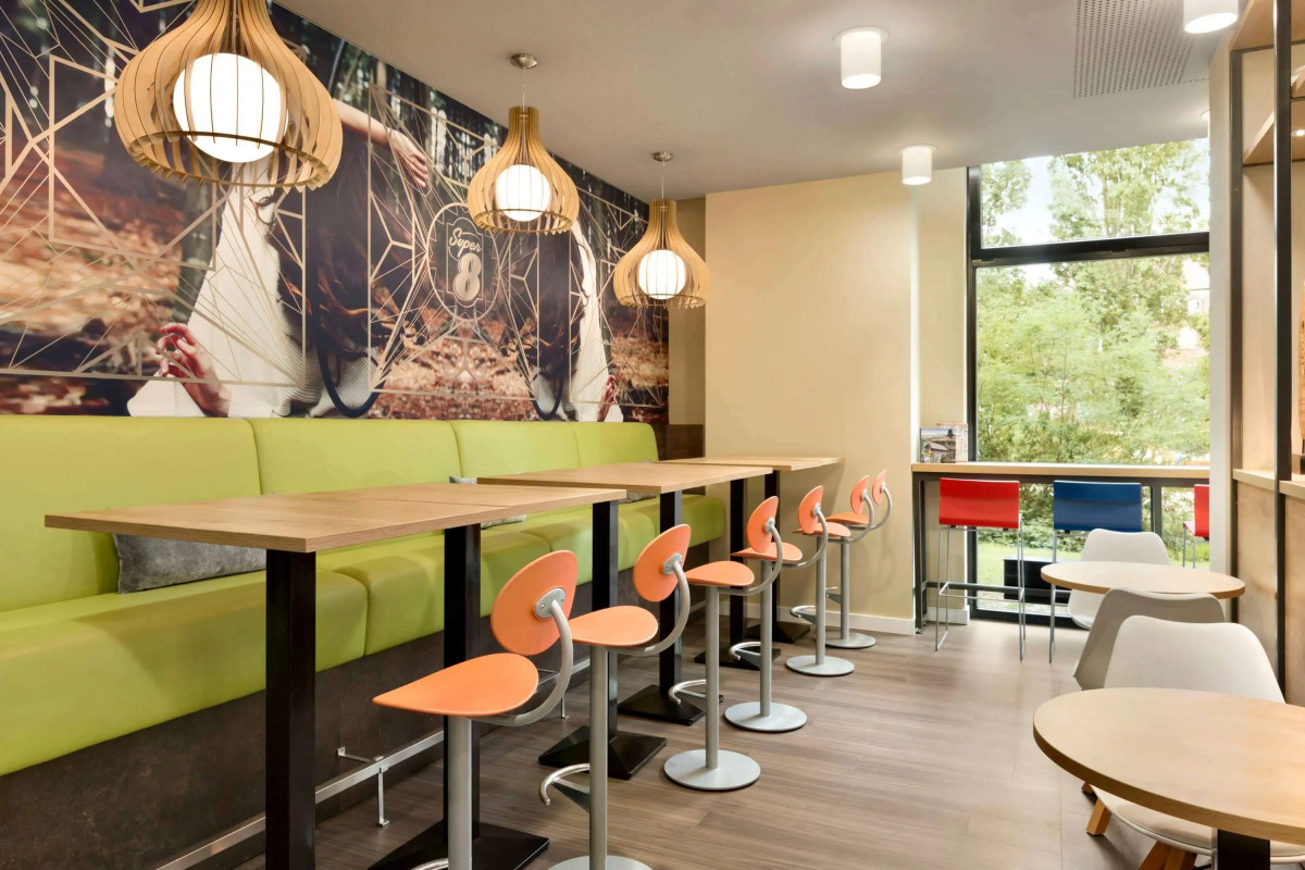 Super 8 by Wyndham Freiburg