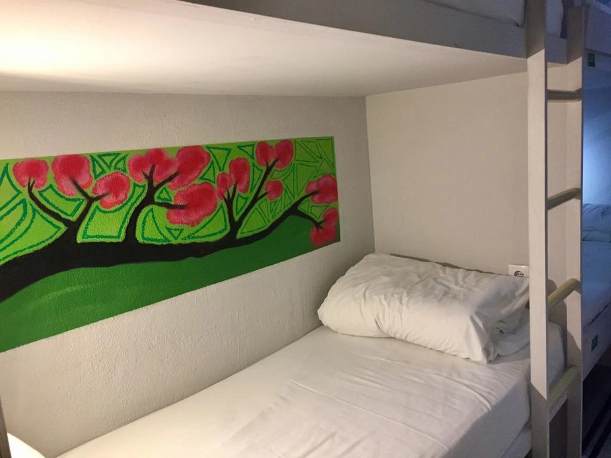 Golden Tram 242 Lisbonne Hostel