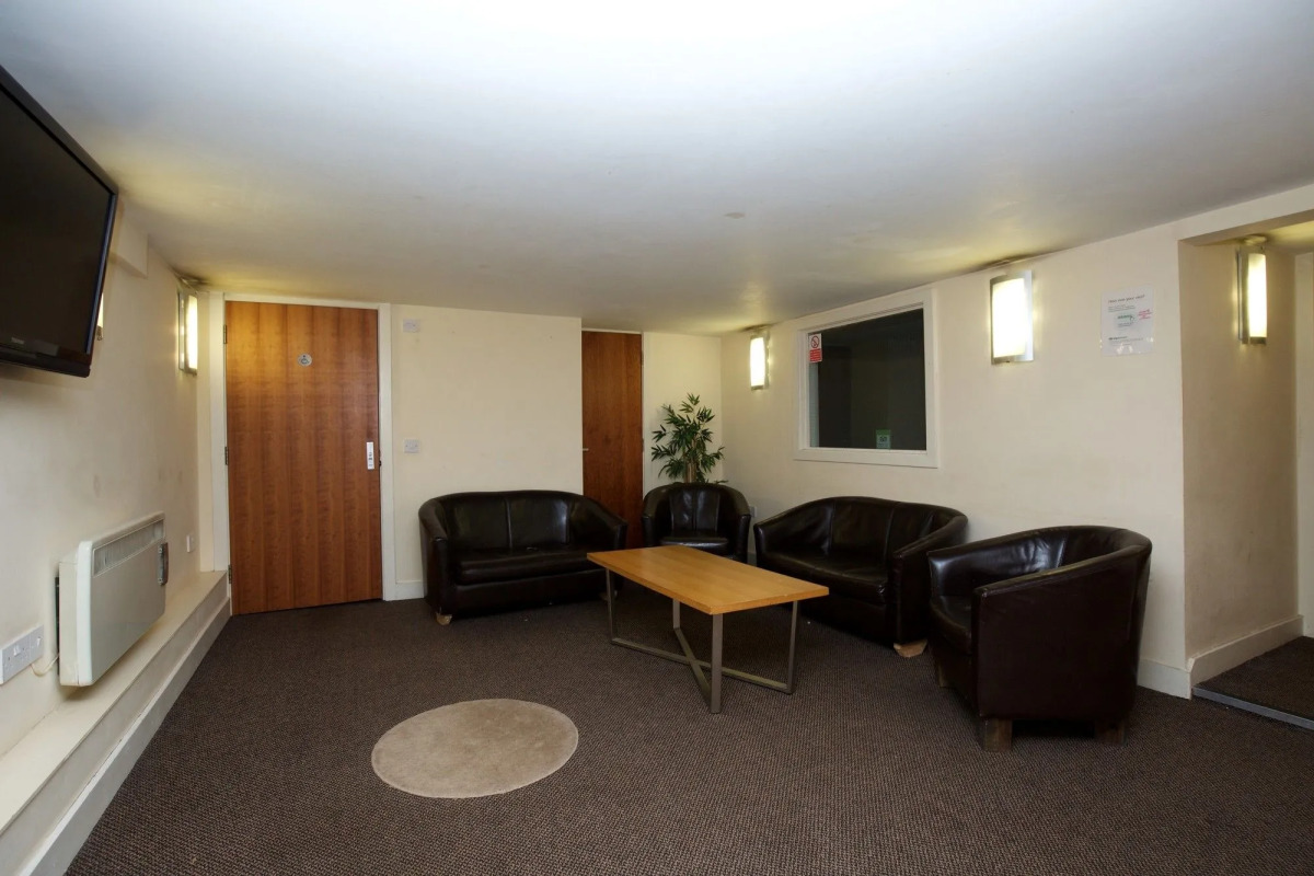 International Inn - Hostel