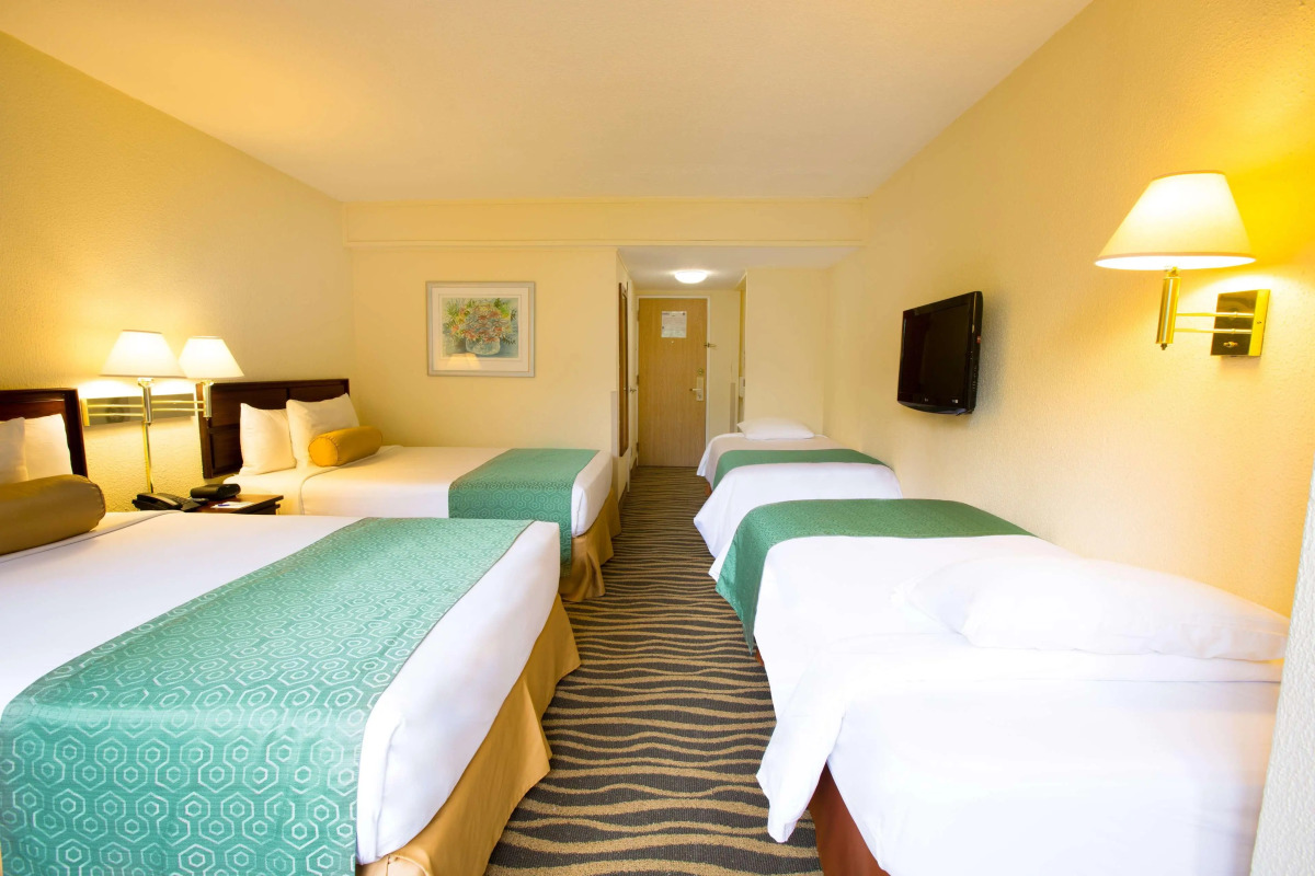 Irazu Hotel & Studios