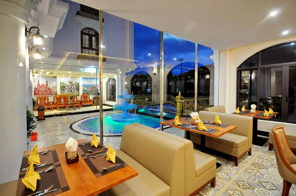 Crown Nguyen Hoang Hotel