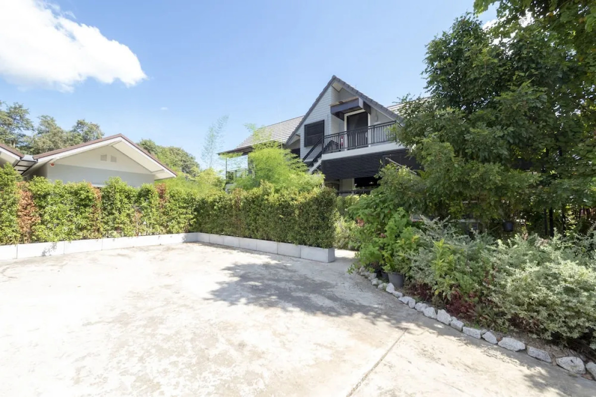 OYO 75378 Thawapee Resort