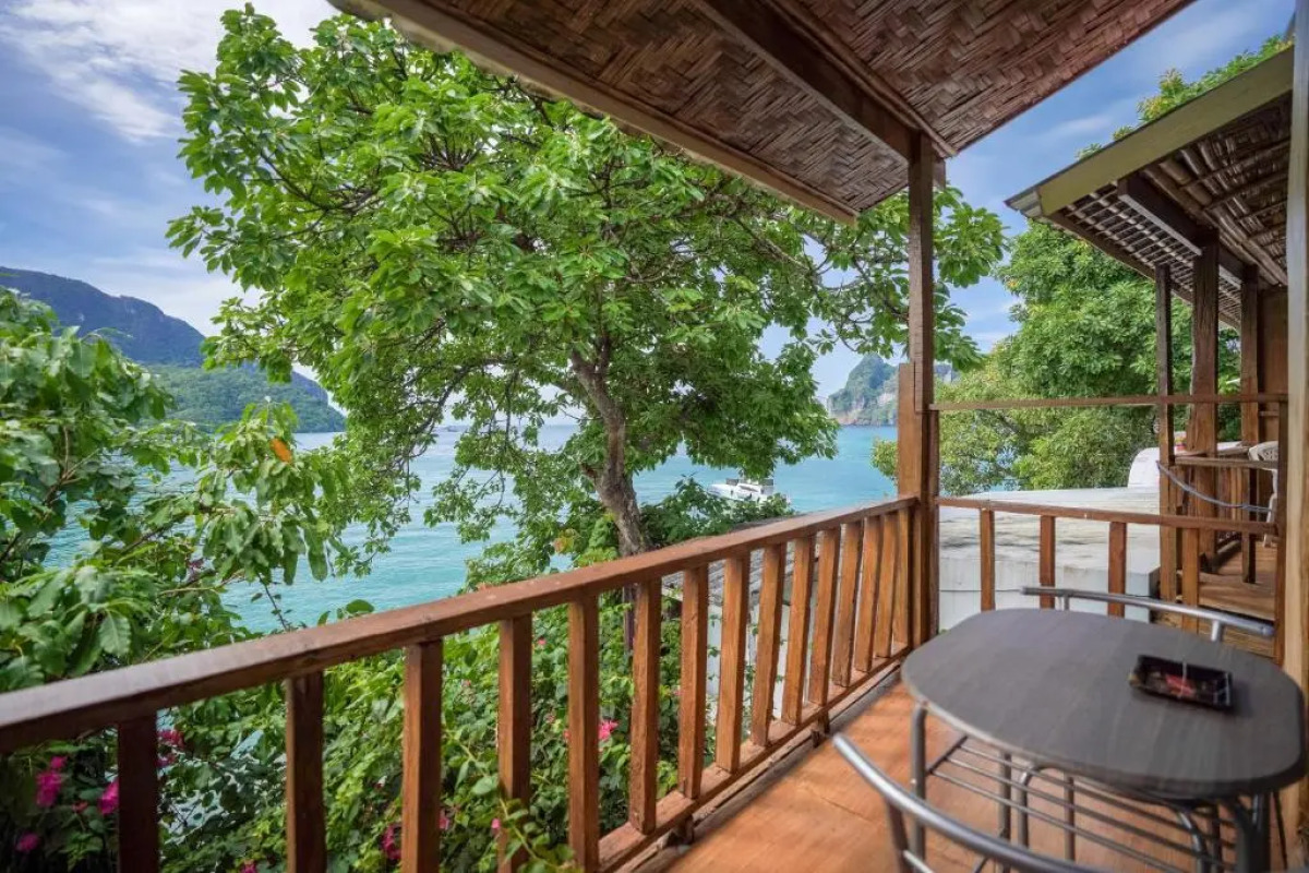 Phi Phi Cozy Seafront Resort