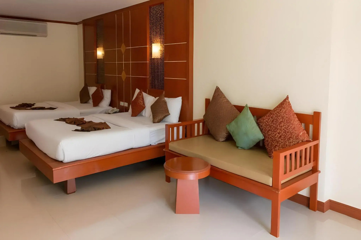 Lanta Casuarina Beach Resort