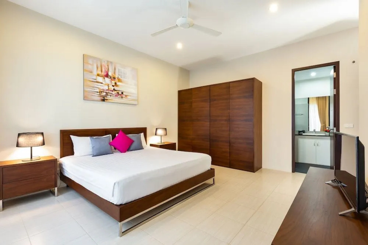 Tropical Holiday 2BR Pool Villa Greens 9