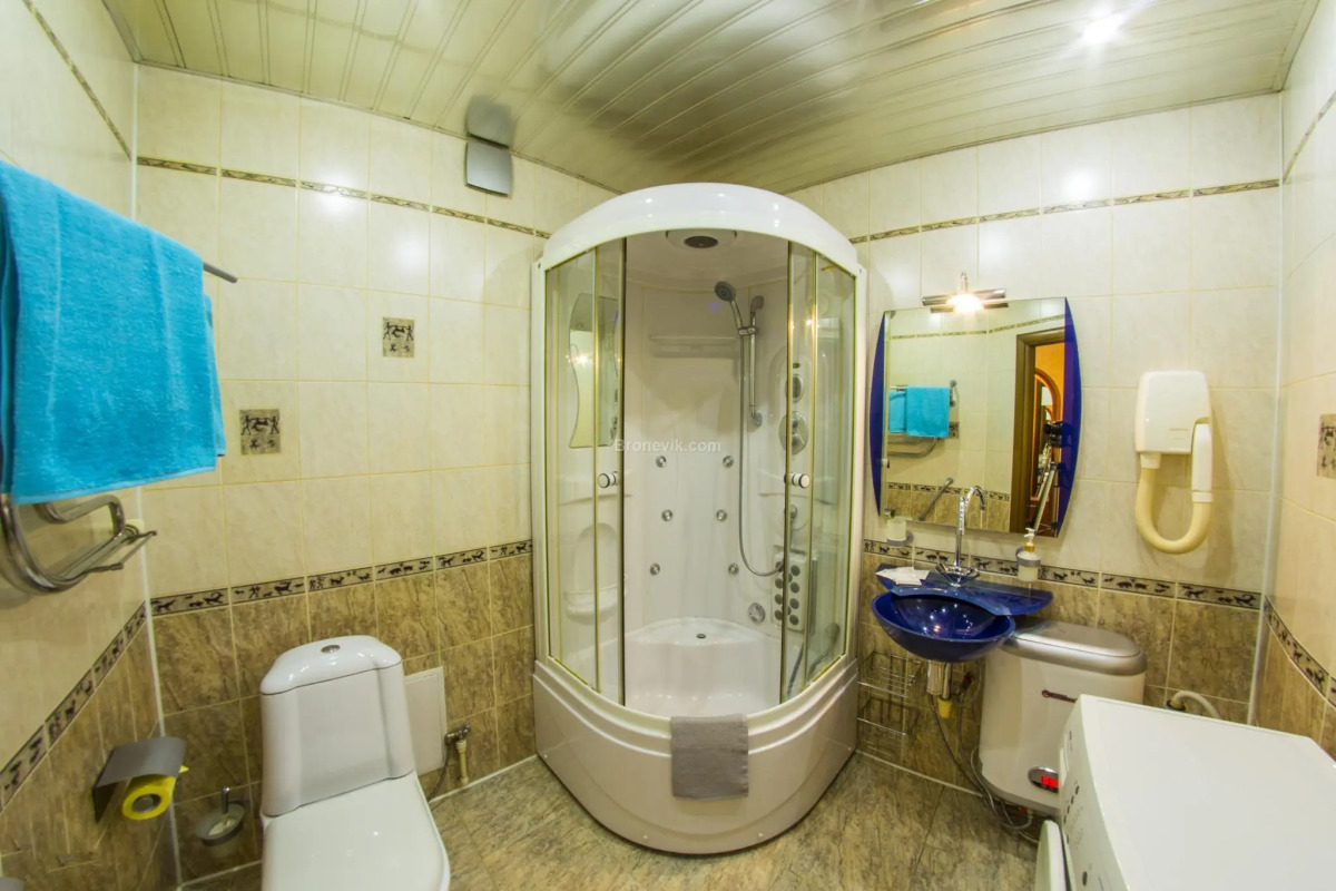 RENT-servis Apartamenty v istoricheskom tsentre Omska na Lermontova