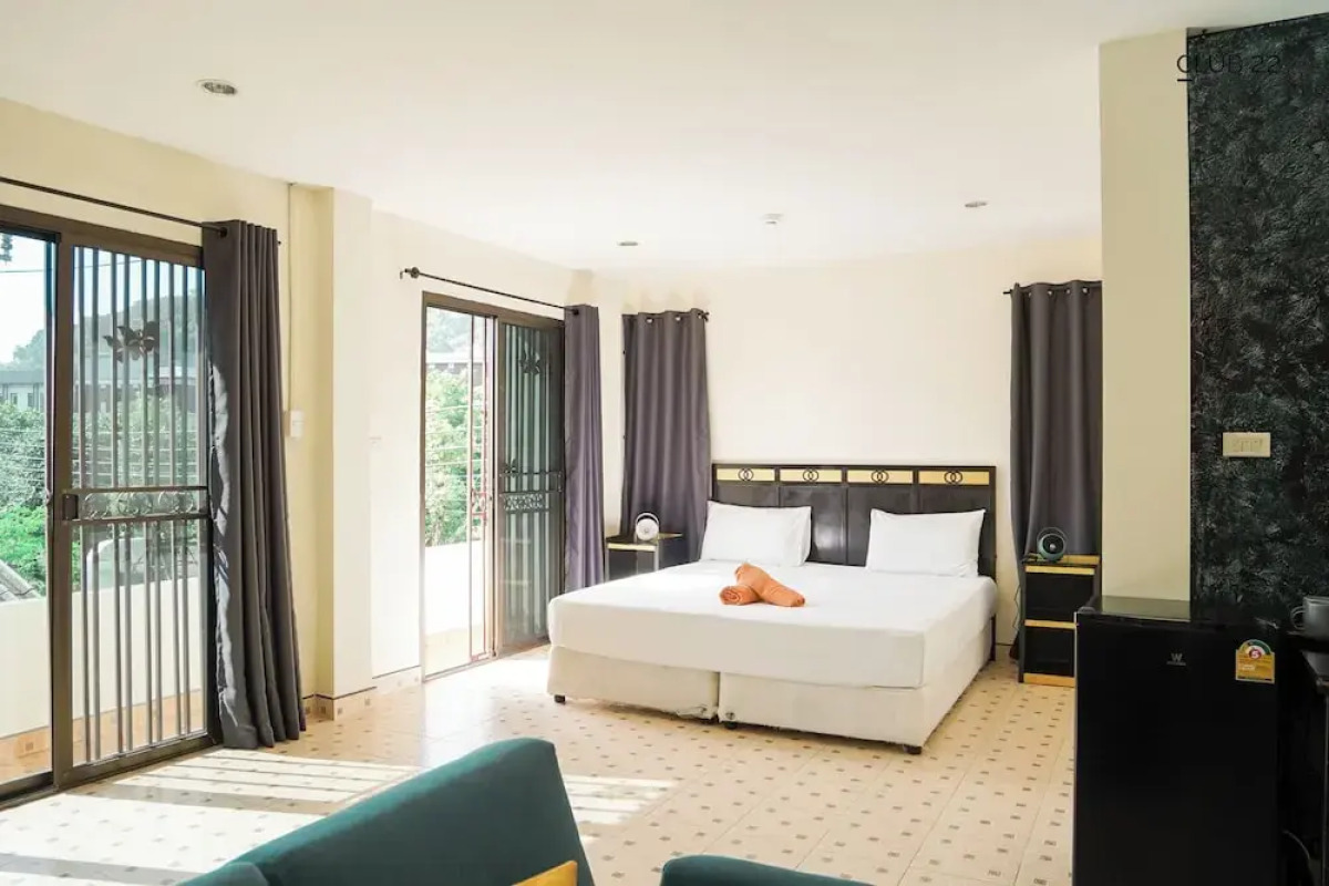 Club 22 Kamala Suites