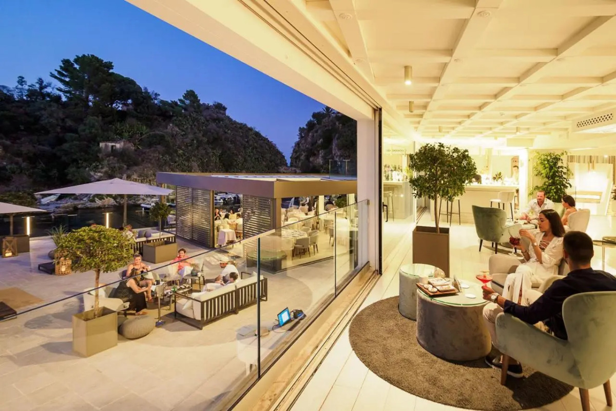 Atlantis Bay - VRetreats