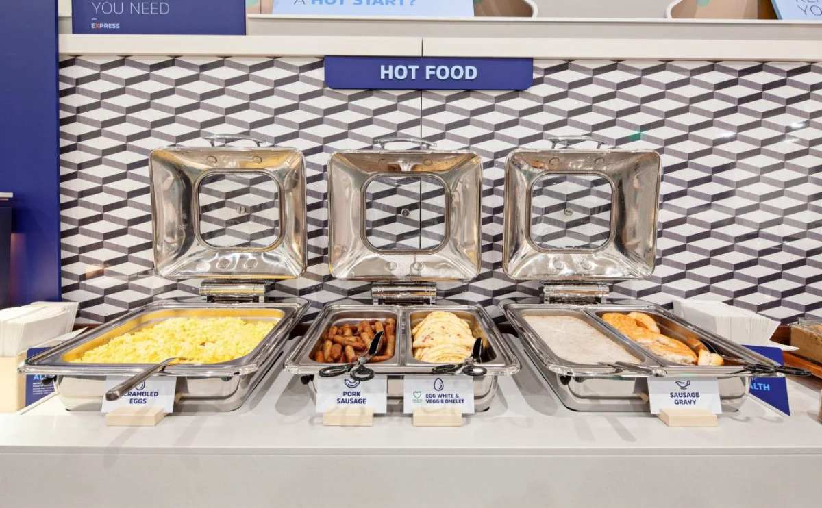 Holiday Inn Express & Suites Hollywood Walk Of Fame