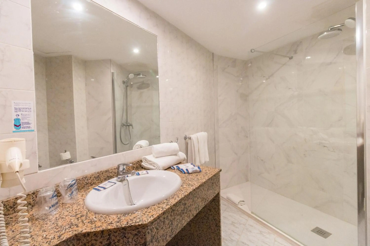 Golden Phoenix Hotel - Manila