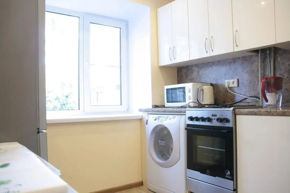 Apple Apartment Ploshad Svobody