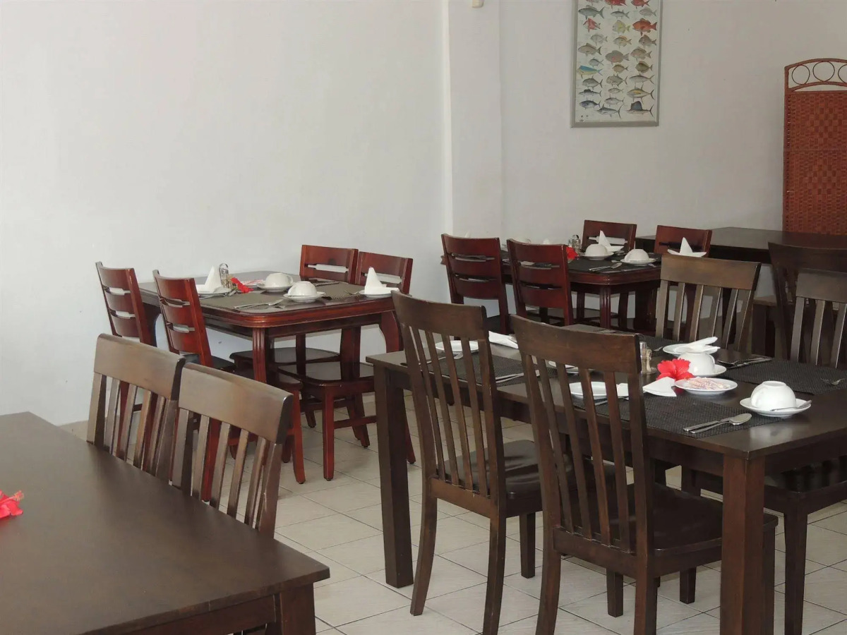 Reef Holiday Apartments