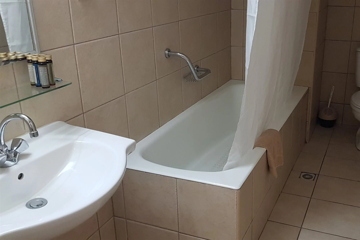 Senator Hotel Apartments - Adults Only