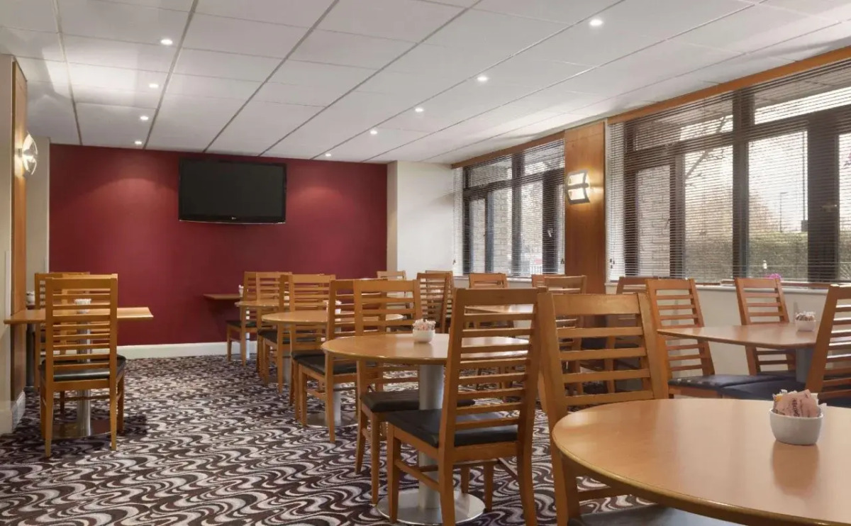 Waterloo Hub Hotel & Suites