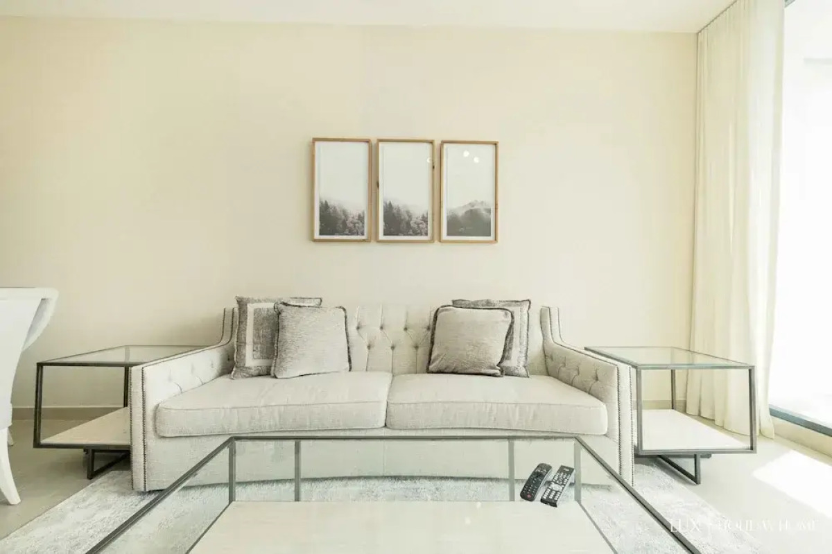 LUX Contemporary Suite View 7