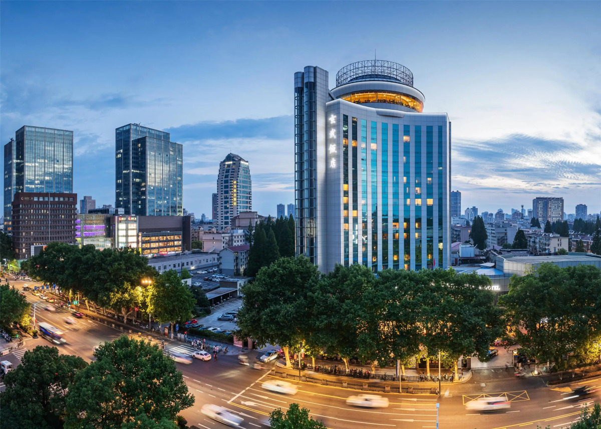 Lakeview Xuanwu Hotel