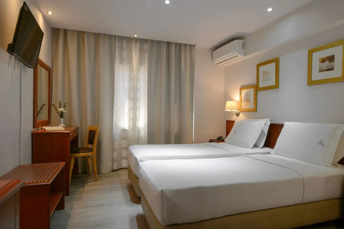 Piraeus City Hotel