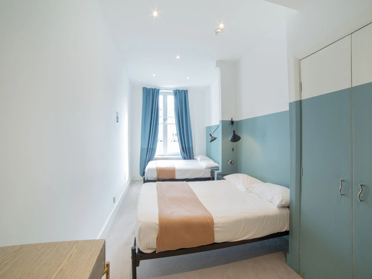 Отель Amsterdam