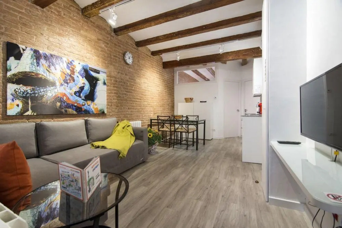 Happy People Ramblas Harbour