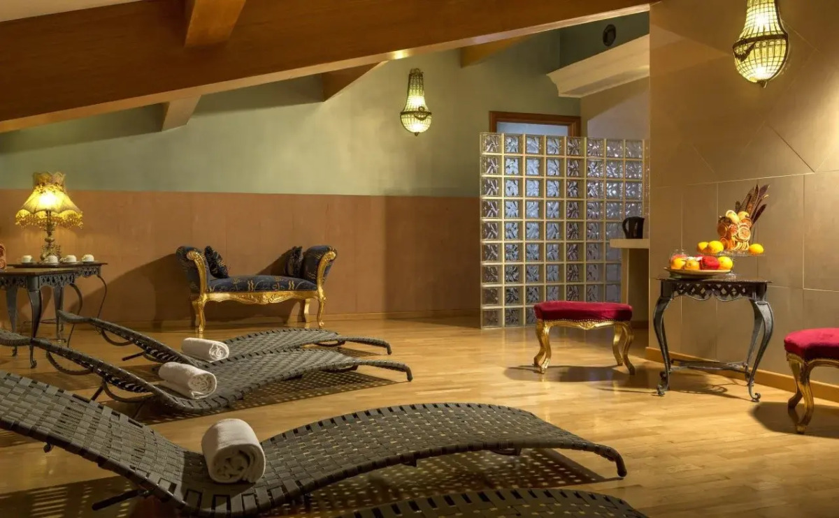 Отель Golden Tulip Rome Piram