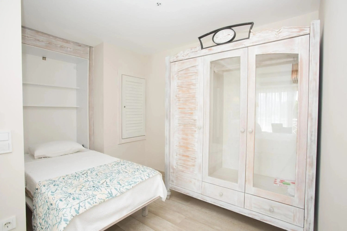 Dedeminn Marina Hotel