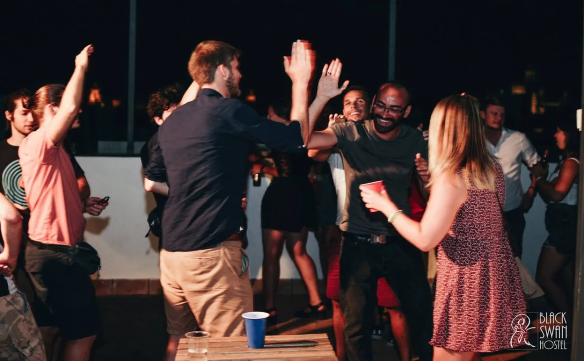 Black Swan Hostel Sevilla