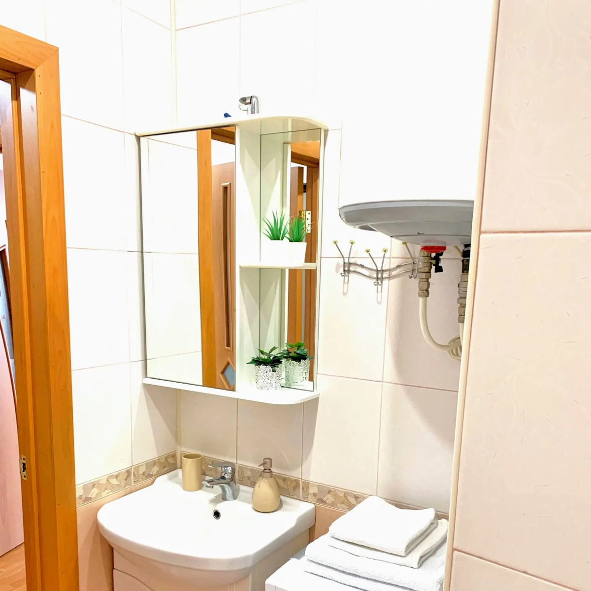 Апартаменты на улице Иосифа Каролинского 16