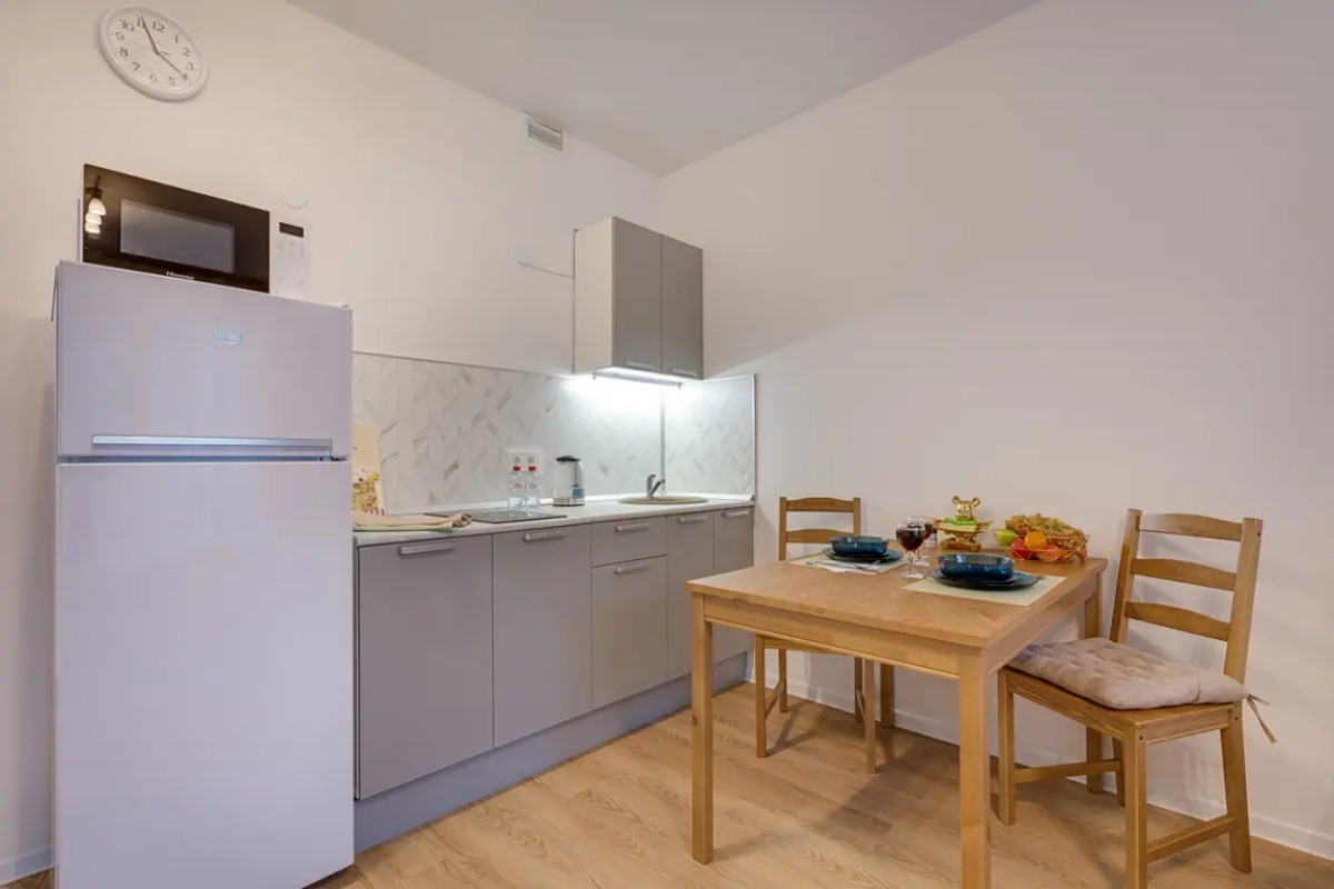 Квартира Студия с Панорамными Окнами Возле Метpo Лecнaя