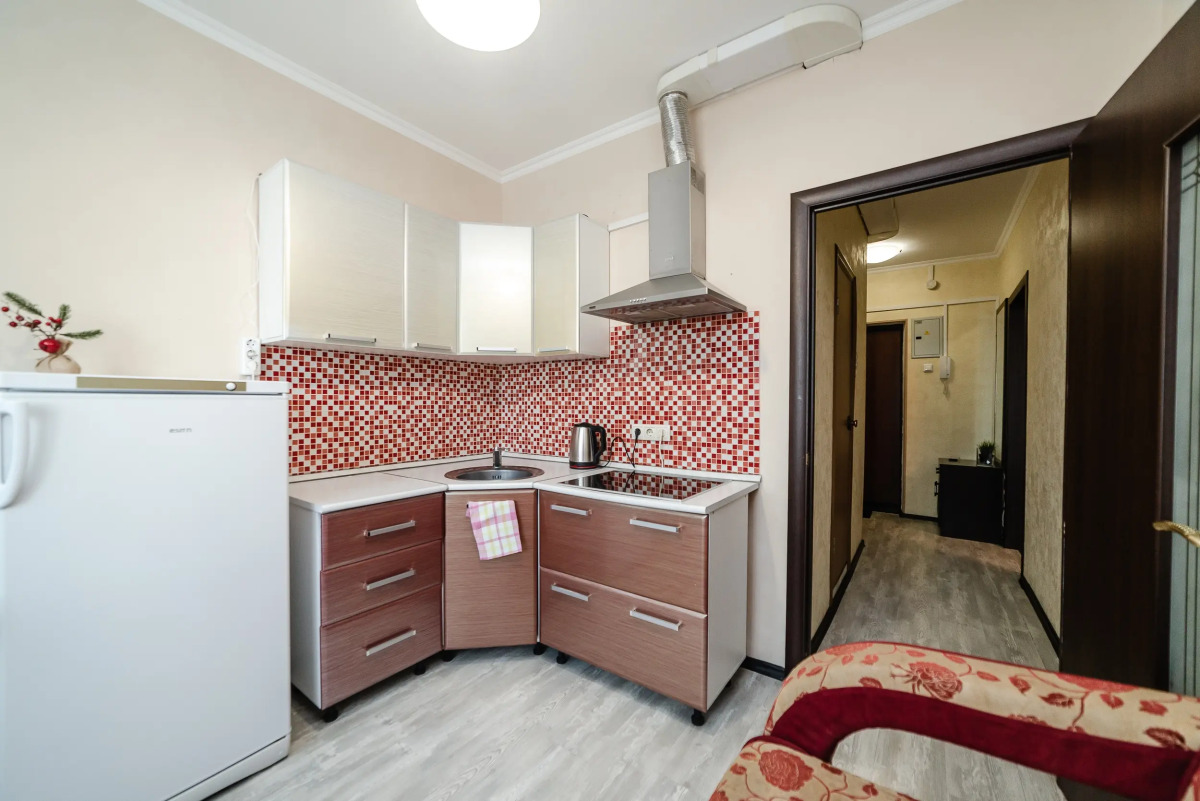 Апартаменты у метро с видом на писательский городок