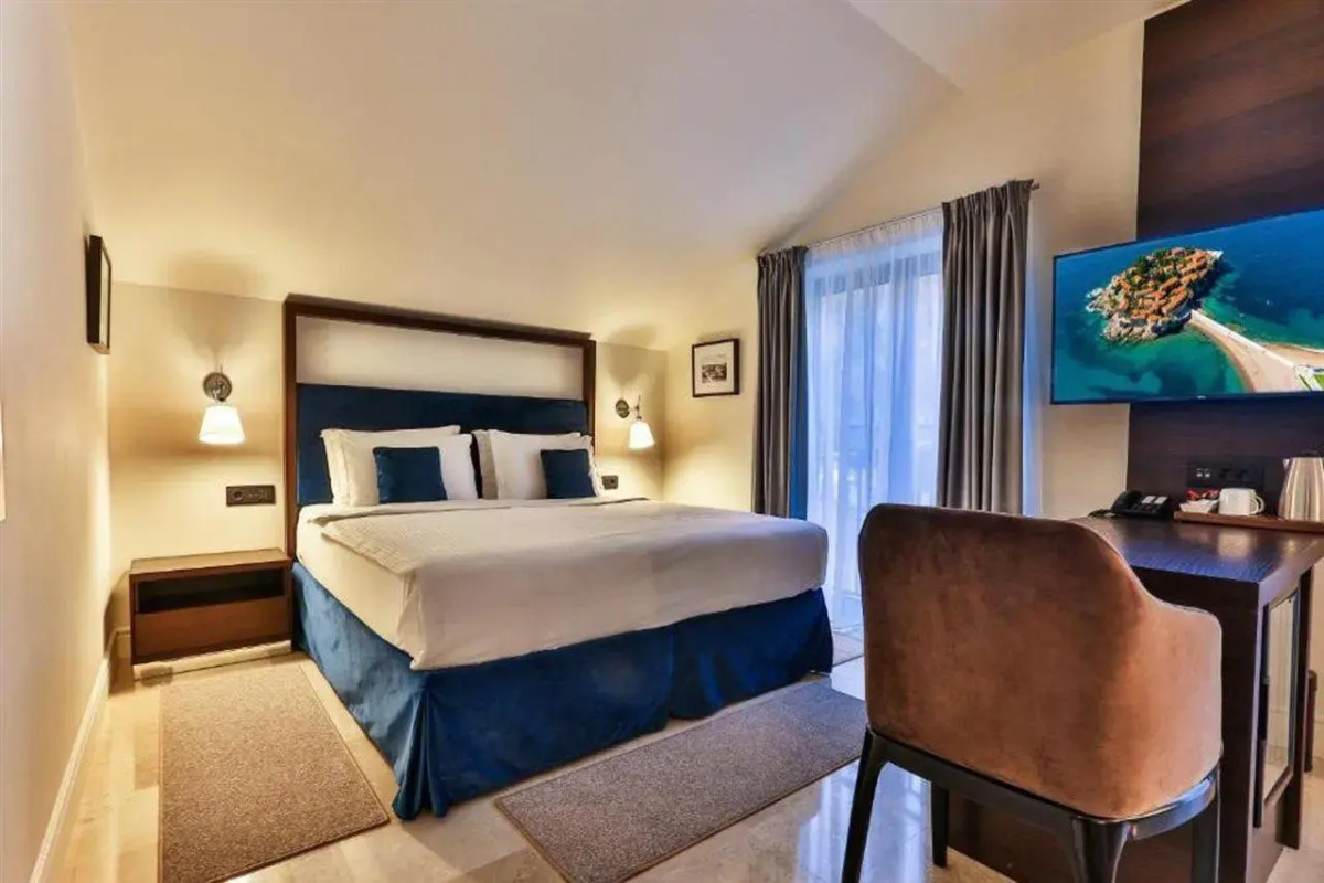 Отель California by Aycon