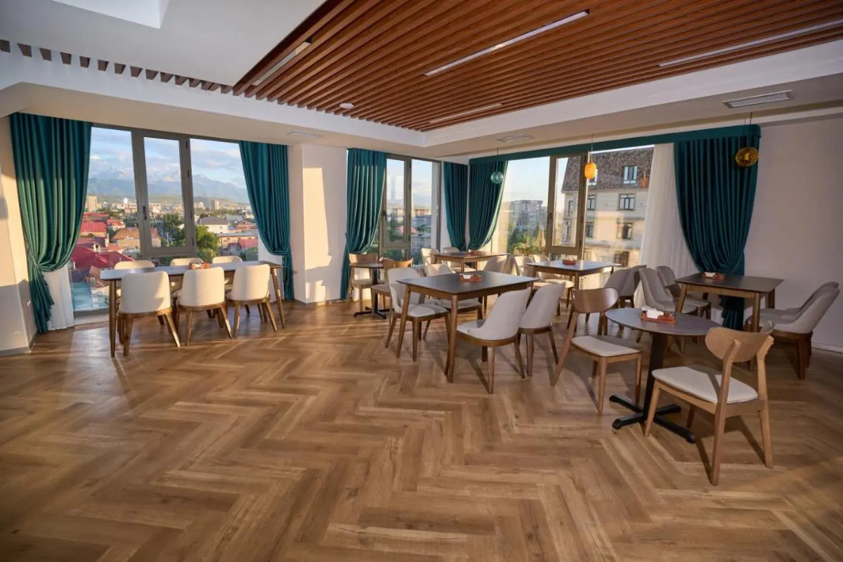 Отель Crown Hotel Bishkek